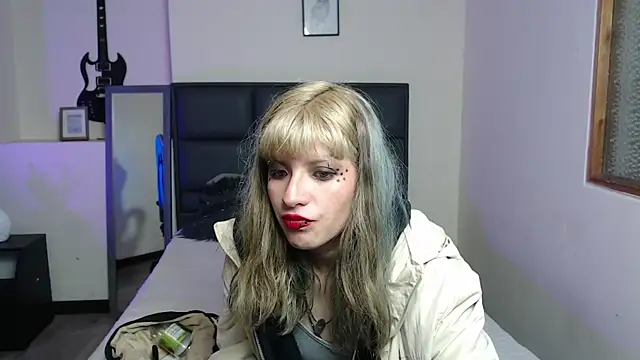 Snapshot of Amnesia_ chatting on 11-13-25, 12:48 Amnesia online show from 11-13-25, 12:48