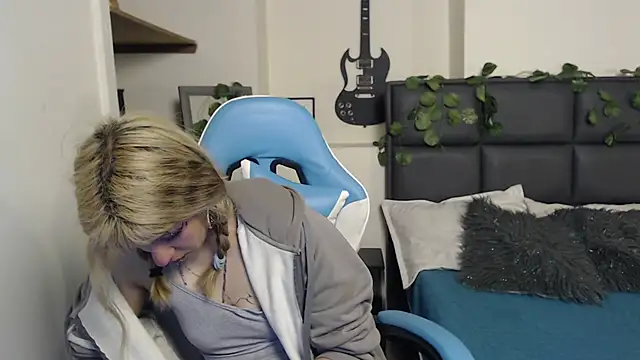 Snapshot of Amnesia_ chatting on 12-03-25, 12:47 Amnesia online show from 12-03-25, 12:47