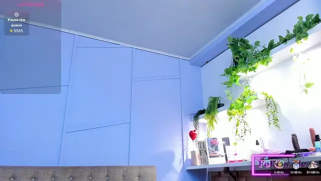 Snapshot of aliceandsia chatting on 09-30-25, 12:21 aliceandsia online show from 09-30-25, 12:21