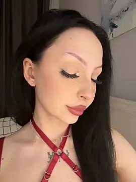 Lina Thornton  online show from 05-13-26, 06:49