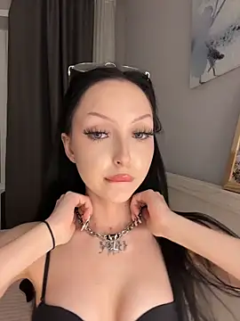 Lina Thornton  online show from 05-22-26, 08:25