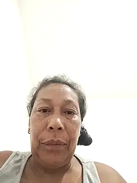 Snapshot of Naomi-Mature chatting on 05-01-26, 10:53 Naomi-Mature online show from 05-01-26, 10:53