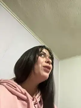 Snapshot of cami_lorena chatting on 03-25-26, 12:05 cami lorena online show from 03-25-26, 12:05