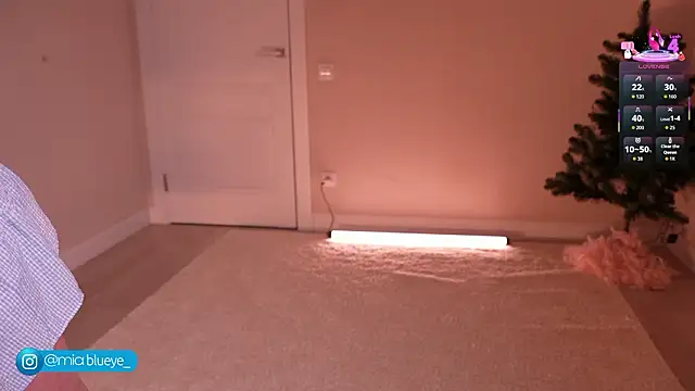 Miablueye online show from 02-19-26, 04:36