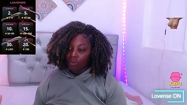 Snapshot of ebony_NeighborMoans chatting on 09-25-25, 03:54 ebony NeighborMoans online show from 09-25-25, 03:54