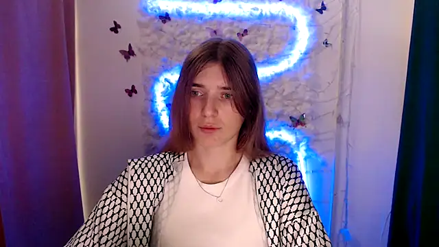 JuiceLips   online show from 09-09-25, 03:00