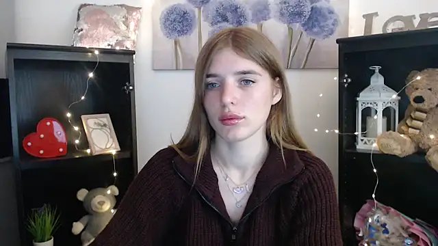 JuiceLips   online show from 09-30-25, 10:31