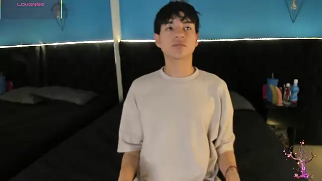 AleAurarashi online show from 09-19-25, 10:05