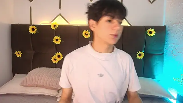 AleAurarashi online show from 04-14-26, 11:05