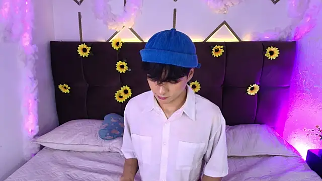 AleAurarashi online show from 04-21-26, 03:13