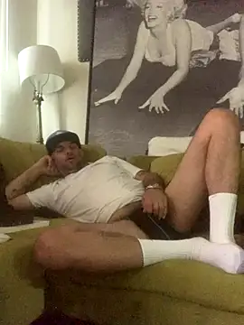 Snapshot of Hothotboyg chatting on 10-10-25, 05:34 Hothotboyg online show from 10-10-25, 05:34