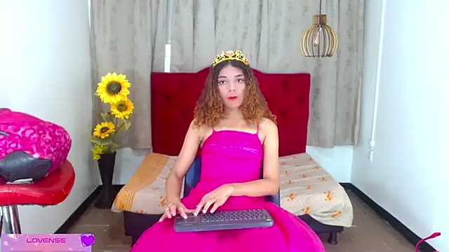 luisa  torres online show from 11-07-25, 03:17