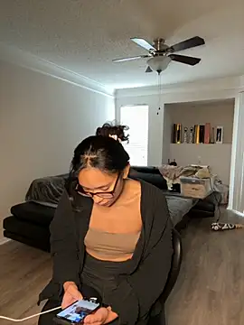 Snapshot of cupcakemia chatting on 10-04-25, 07:01 cupcakemia online show from 10-04-25, 07:01