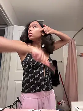 Snapshot of cupcakemia chatting on 10-08-25, 04:48 cupcakemia online show from 10-08-25, 04:48