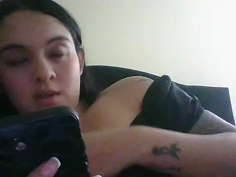 Snapshot of marianm29 chatting on 10-27-25, 11:31 marianm29 online show from 10-27-25, 11:31