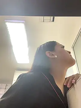 Snapshot of marianm29 chatting on 11-10-25, 01:43 marianm29 online show from 11-10-25, 01:43