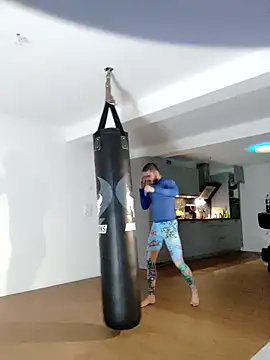 EyesNeverLies online show from 10-11-25, 11:03