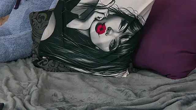 VannyFoxx online show from 04-15-26, 07:58