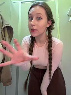 Snapshot of FroggyAnna chatting on 03-02-26, 03:41 FroggyAnna online show from 03-02-26, 03:41