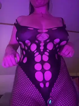 Snapshot of TheNaturalistX chatting on 10-19-25, 04:51 TheNaturalistX online show from 10-19-25, 04:51