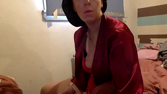 Bellababexox  online show from 09-14-25, 04:28