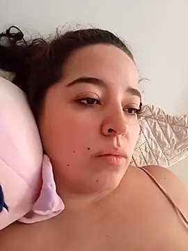 Snapshot of LoanaSantos chatting on 12-21-25, 06:37 LoanaSantos online show from 12-21-25, 06:37