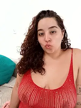 Snapshot of LoanaSantos chatting on 03-16-26, 09:30 LoanaSantos online show from 03-16-26, 09:30