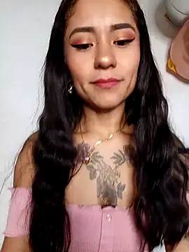 Snapshot of Liahdiaz_ chatting on 11-13-25, 03:22 Liahdiaz online show from 11-13-25, 03:22