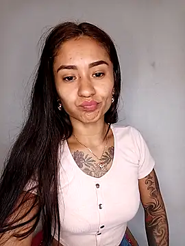 Snapshot of Liahdiaz_ chatting on 11-14-25, 03:55 Liahdiaz online show from 11-14-25, 03:55