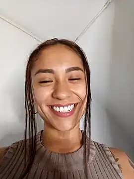 Snapshot of Liahdiaz_ chatting on 11-19-25, 05:13 Liahdiaz online show from 11-19-25, 05:13