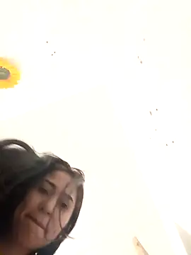 Snapshot of Liahdiaz_ chatting on 11-21-25, 12:37 Liahdiaz online show from 11-21-25, 12:37