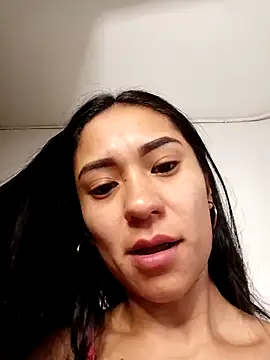 Snapshot of Liahdiaz_ chatting on 11-28-25, 01:14 Liahdiaz online show from 11-28-25, 01:14