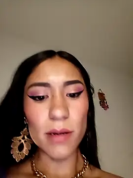 Snapshot of Liahdiaz_ chatting on 11-29-25, 04:04 Liahdiaz online show from 11-29-25, 04:04