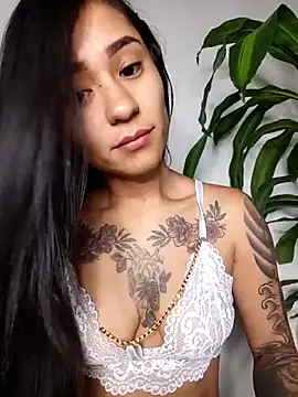 Snapshot of Liahdiaz_ chatting on 12-15-25, 01:26 Liahdiaz online show from 12-15-25, 01:26