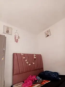 Snapshot of Liahdiaz_ chatting on 12-16-25, 04:56 Liahdiaz online show from 12-16-25, 04:56