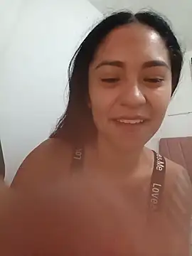 Snapshot of Liahdiaz_ chatting on 05-14-26, 02:57 Liahdiaz online show from 05-14-26, 02:57