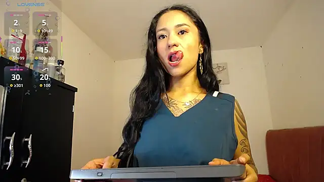 Liahdiaz  online show from 07-29-26, 12:25