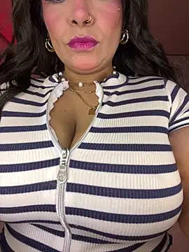 Snapshot of Vicky_Saidi chatting on 05-17-26, 10:55 Vicky Saidi online show from 05-17-26, 10:55