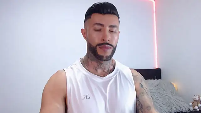 andrea de lucaa online show from 10-03-25, 02:41