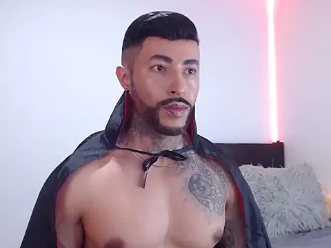 andrea de lucaa online show from 10-30-25, 03:52