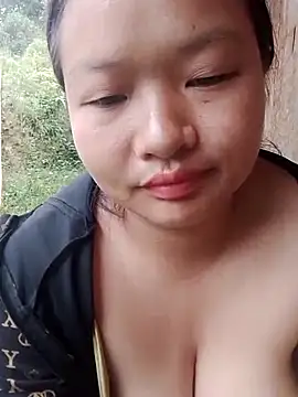 Snapshot of girl-babi chatting on 09-12-25, 04:23 girl-babi online show from 09-12-25, 04:23