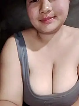 Snapshot of girl-babi chatting on 12-17-25, 12:33 girl-babi online show from 12-17-25, 12:33