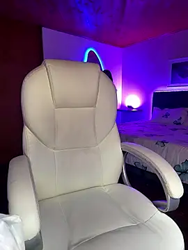 Snapshot of Isabella18_pink chatting on 01-10-26, 06:09 Isabella18 pink online show from 01-10-26, 06:09