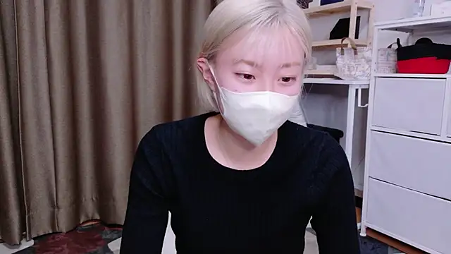 Snapshot of Nana__ch chatting on 02-14-26, 03:42 Nana ch online show from 02-14-26, 03:42