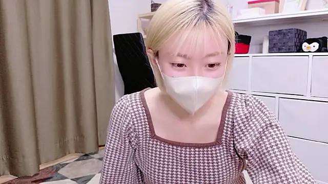 Snapshot of Nana__ch chatting on 03-18-26, 04:26 Nana ch online show from 03-18-26, 04:26