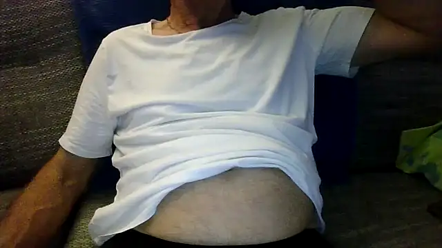 Snapshot of velikifant7 chatting on 11-16-25, 07:19 velikifant7 online show from 11-16-25, 07:19