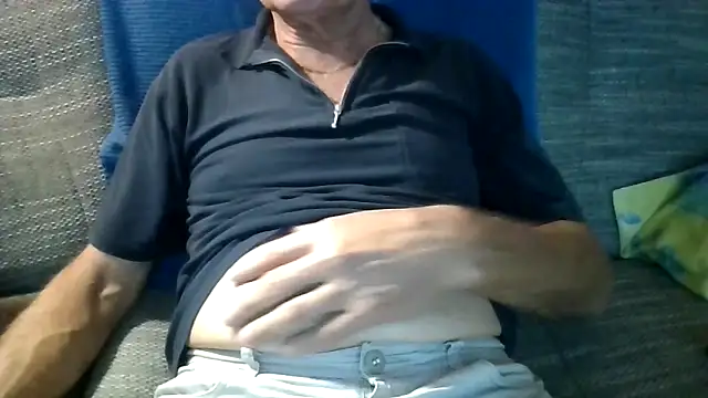 Snapshot of velikifant7 chatting on 11-25-25, 08:36 velikifant7 online show from 11-25-25, 08:36