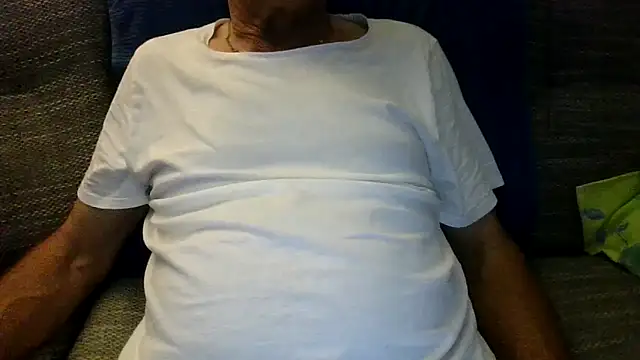 Snapshot of velikifant7 chatting on 11-26-25, 07:15 velikifant7 online show from 11-26-25, 07:15