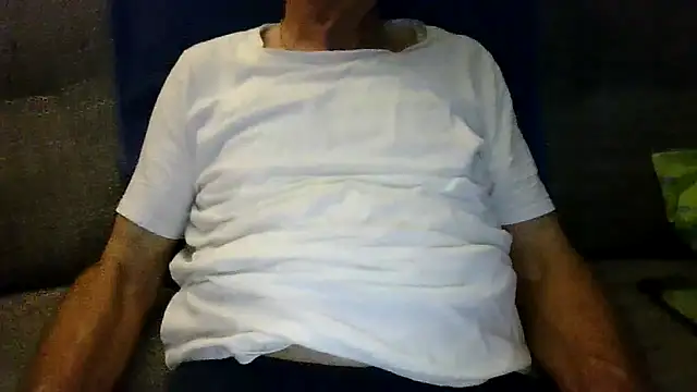 Snapshot of velikifant7 chatting on 11-30-25, 07:40 velikifant7 online show from 11-30-25, 07:40