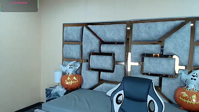 Snapshot of Candy_Velvet chatting on 10-24-25, 03:58 Candy Velvet online show from 10-24-25, 03:58